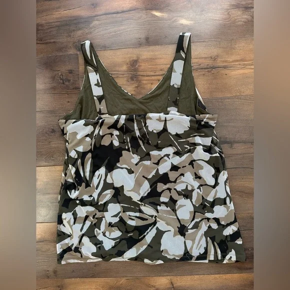 Chico’s Tank Top 1 M Floral Camo Print Stretch Layering Tank Fall Neutrals - Picture 6 of 7